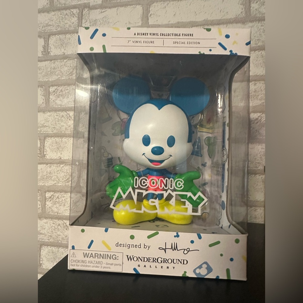 Disney WonderGround Gallery “Iconic Mickey” Jerrod Maruyama 7” Special Edition